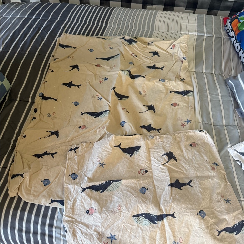 H&M Home Whale Print Bed Sheet Set